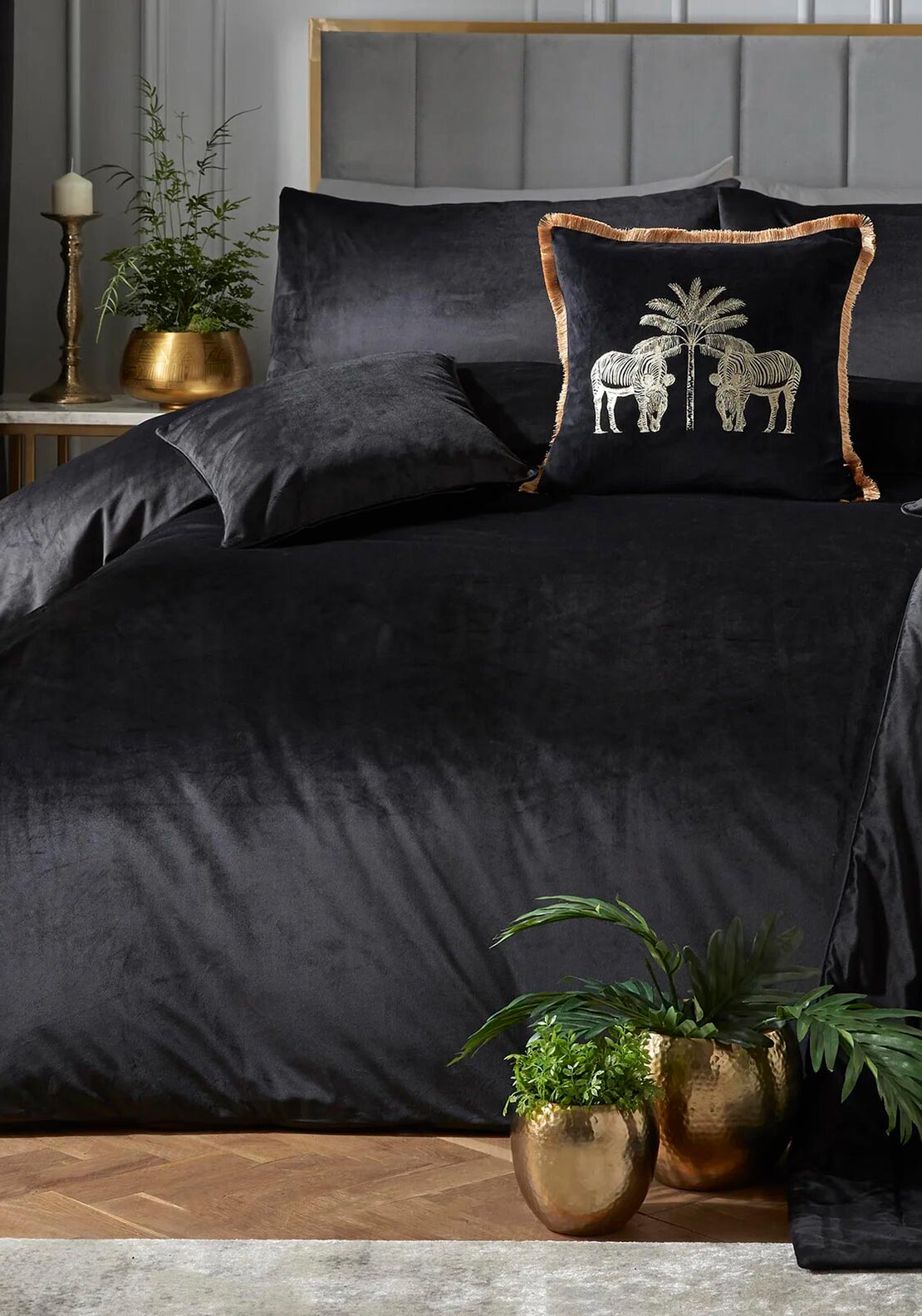 Laurence Llewelyn Bowen Luxury Velvet Montrose Duvet Cover Black Mcelhinneys 2678